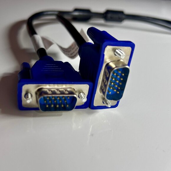 B0F29BTXKL Cable VGA SVGA Video Cord Male to Male PC Monitor 5' **LIKE-NEW - Picture 1 of 2